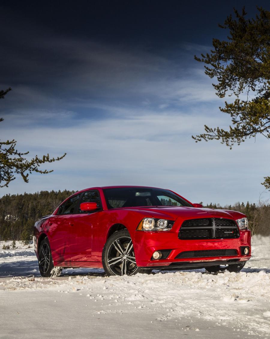  Dodge Charger AWD Sport 2013 года  (фото 26 из 50)